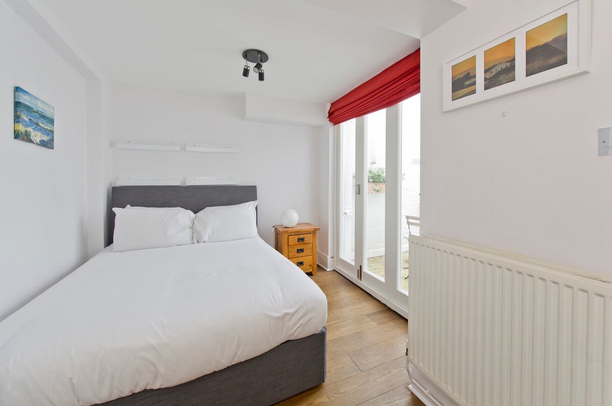 Charming 2-Bed Apt, Pimlico in Saint George's Drive 16A SW1V 4BL - Property image 9 - VivreStays