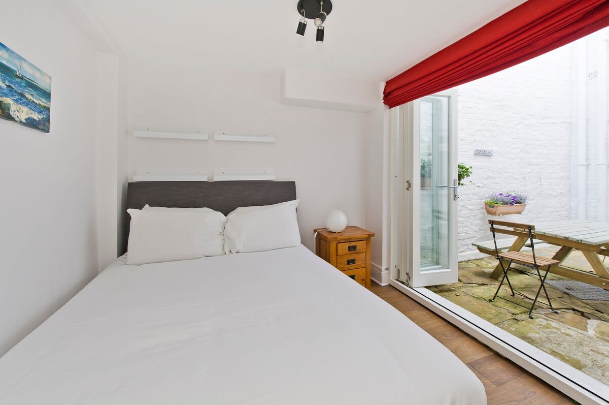 Charming 2-Bed Apt, Pimlico in Saint George's Drive 16A SW1V 4BL - Property image 3 - VivreStays