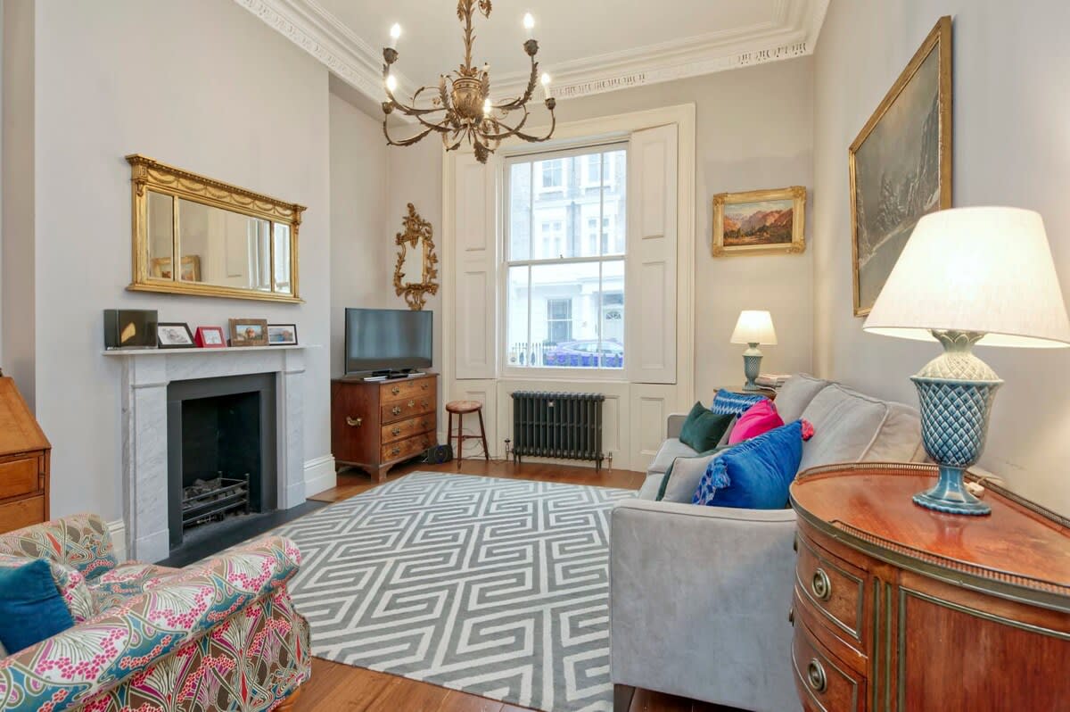 Traditional 1 Bed Apartment, Pimlico in 32 Cumberland Street SW1V 4LX - Property image 11 - VivreStays