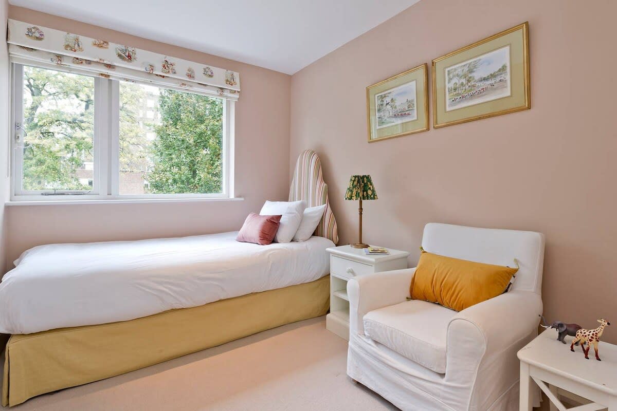 4 Bedroom House, Holland Park in 123 Woodsford Square W14 8DT - Property image 21 - VivreStays