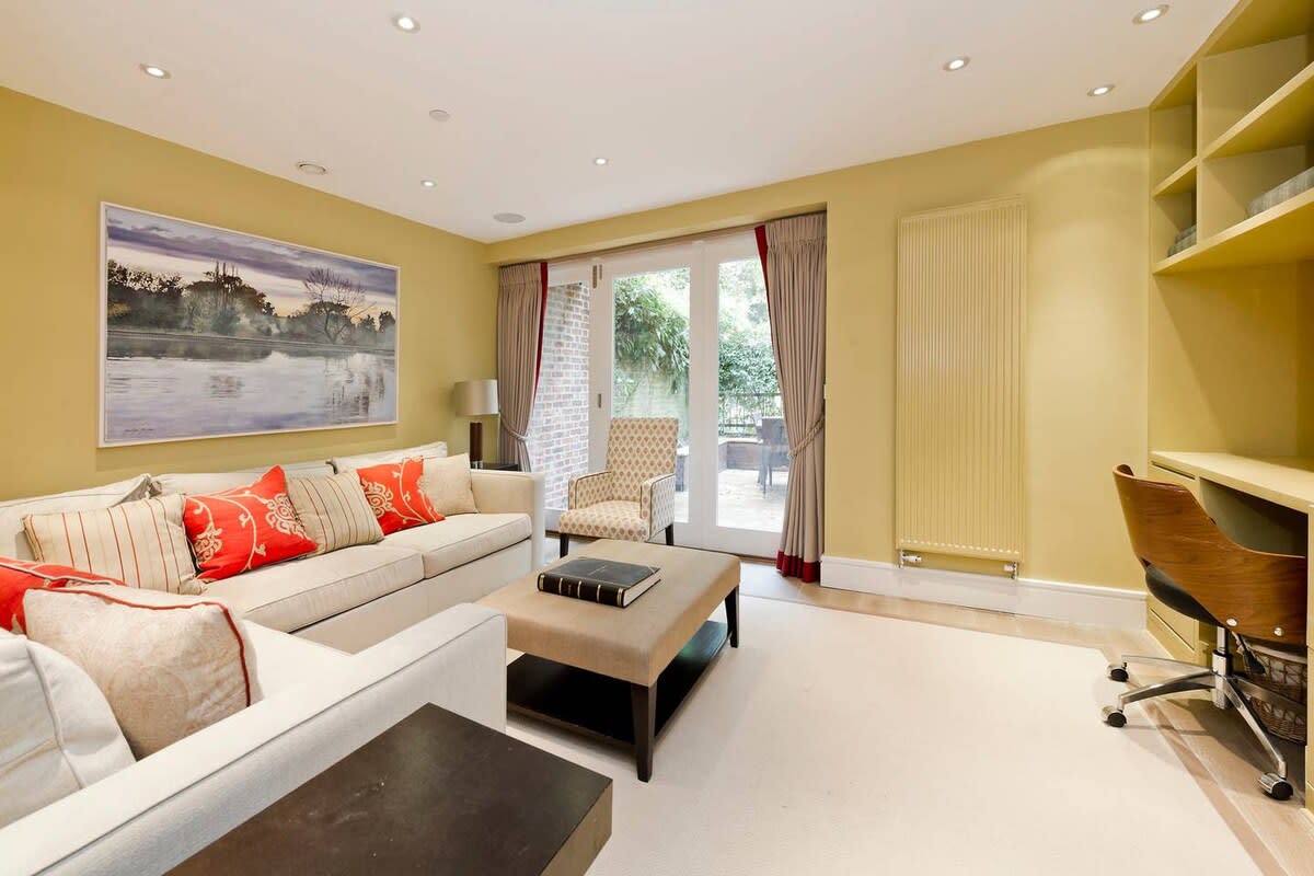 4 Bedroom House, Holland Park in 123 Woodsford Square W14 8DT - Property image 10 - VivreStays