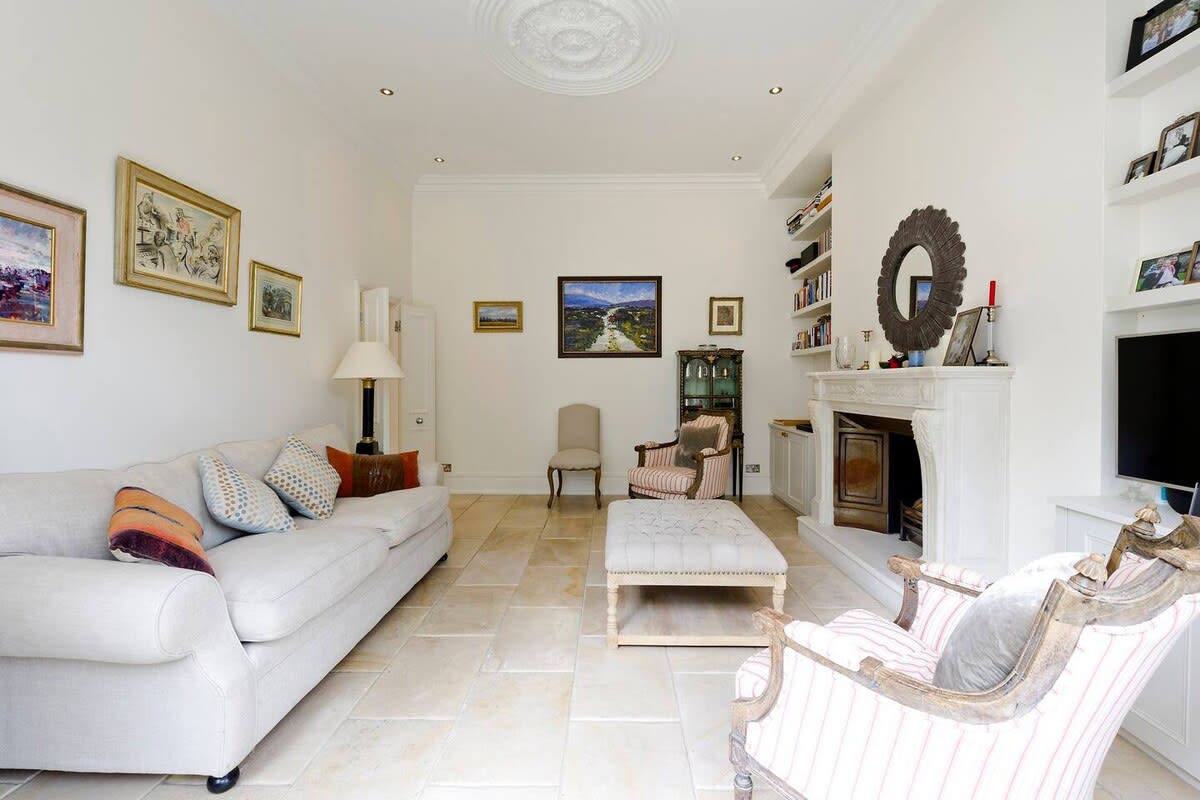 Cute 2-bed Chelsea Apartment in 104 Elm Park Gardens SW10 9PE - Property image 4 - VivreStays