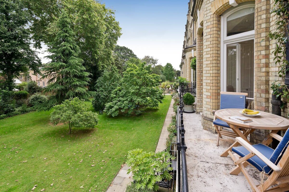 Cute 2-bed Chelsea Apartment in 104 Elm Park Gardens SW10 9PE - Property image 20 - VivreStays