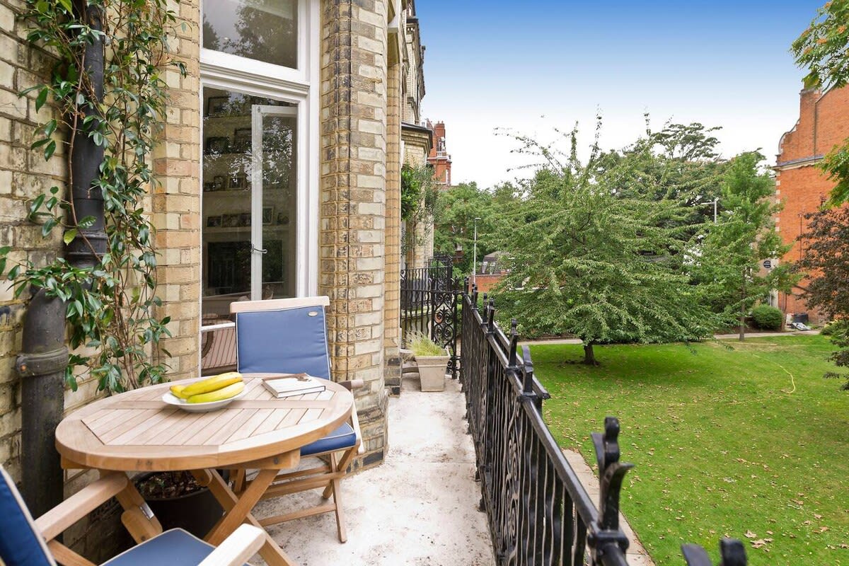 Cute 2-bed Chelsea Apartment in 104 Elm Park Gardens SW10 9PE - Property image 22 - VivreStays