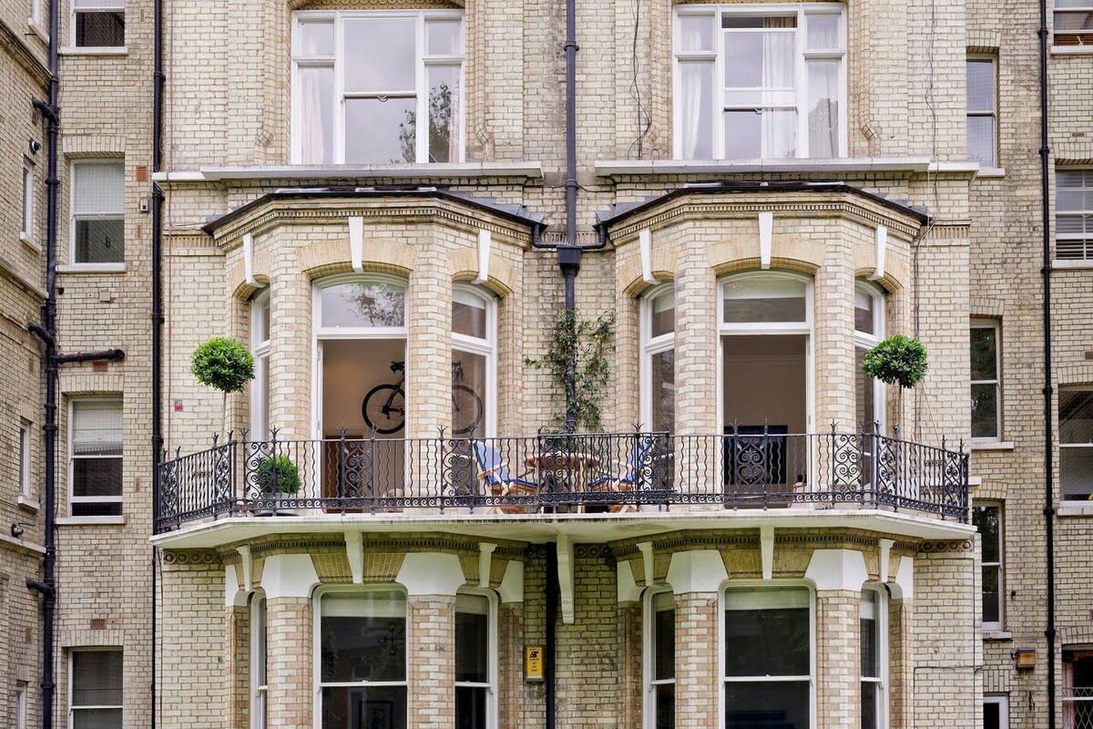 Cute 2-bed Chelsea Apartment in 104 Elm Park Gardens SW10 9PE - Property image 5 - VivreStays