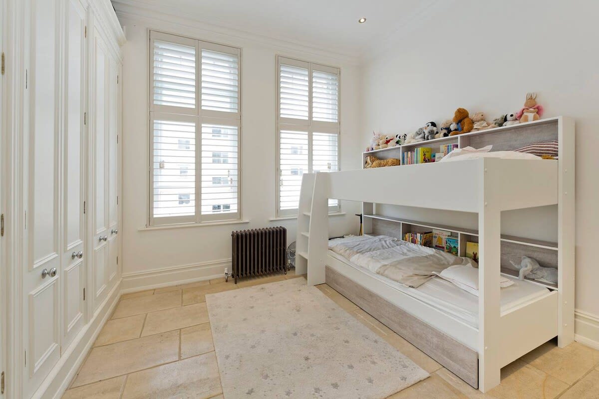 Cute 2-bed Chelsea Apartment in 104 Elm Park Gardens SW10 9PE - Property image 7 - VivreStays