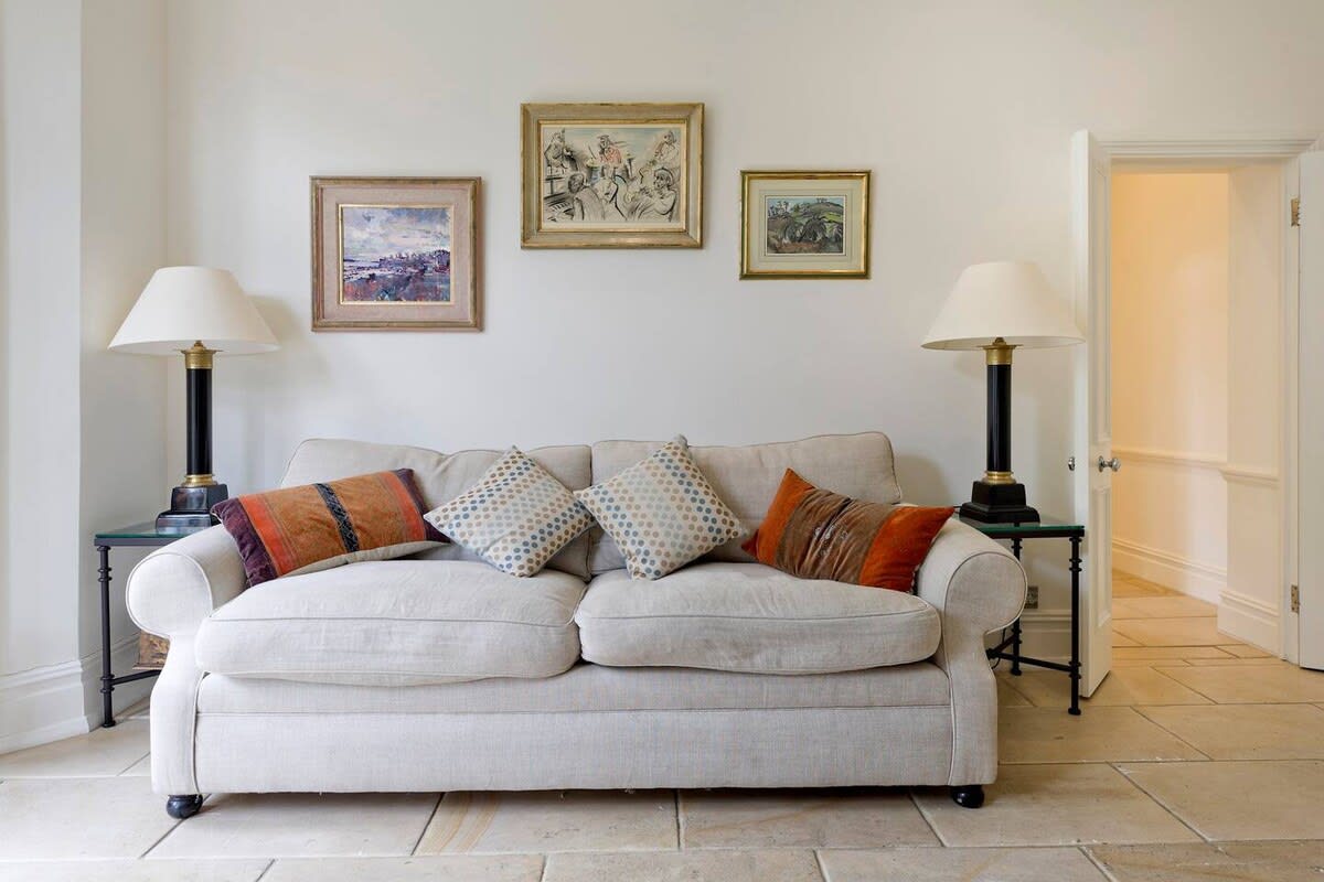 Cute 2-bed Chelsea Apartment in 104 Elm Park Gardens SW10 9PE - Property image 6 - VivreStays