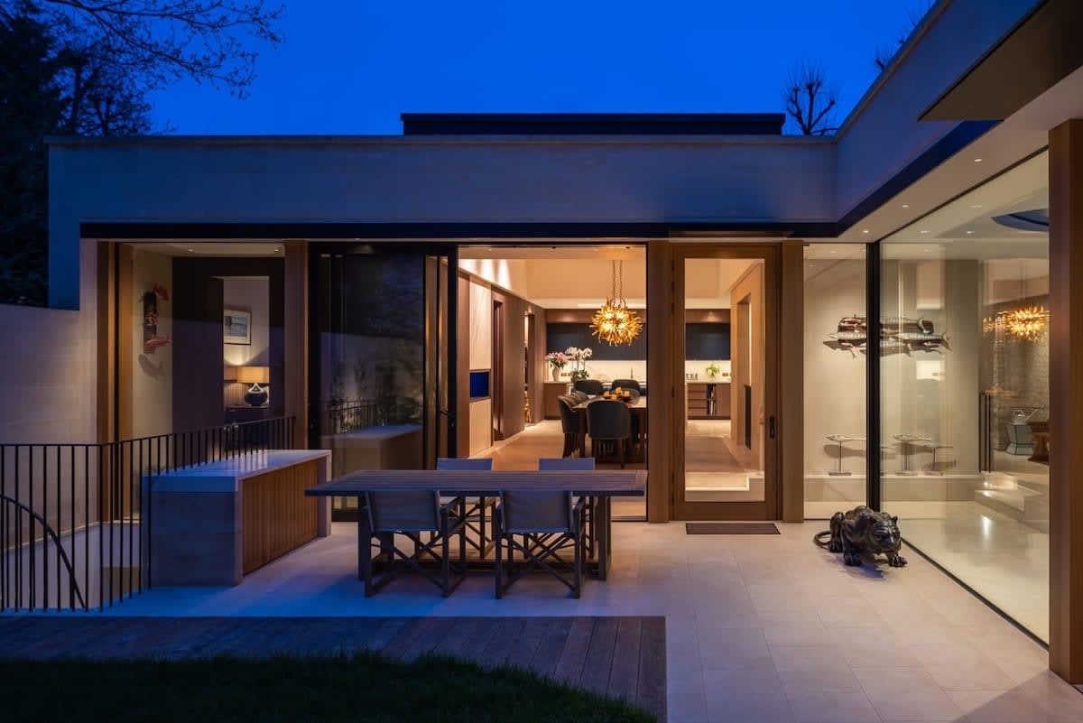5 Bed House w/ indoor pool, sauna & private garden - Fulham in Fulham Palace Road SW6 6UB - Property image 82 - VivreStays
