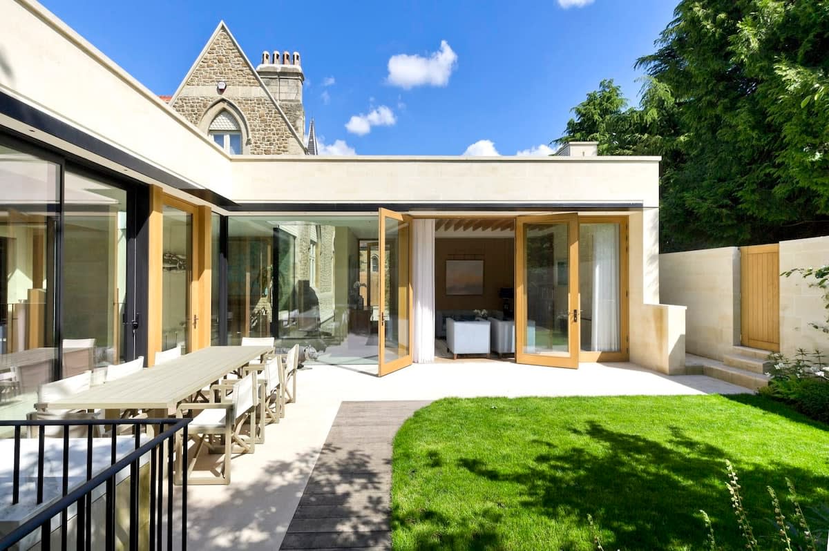 5 Bed House w/ indoor pool, sauna & private garden - Fulham in Fulham Palace Road SW6 6UB - Property image 58 - VivreStays