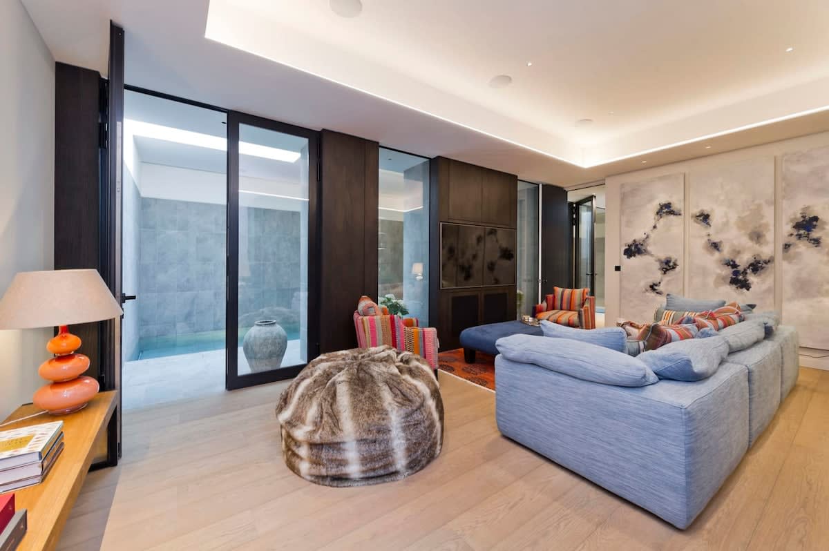 5 Bed House w/ indoor pool, sauna & private garden - Fulham in Fulham Palace Road SW6 6UB - Property image 30 - VivreStays