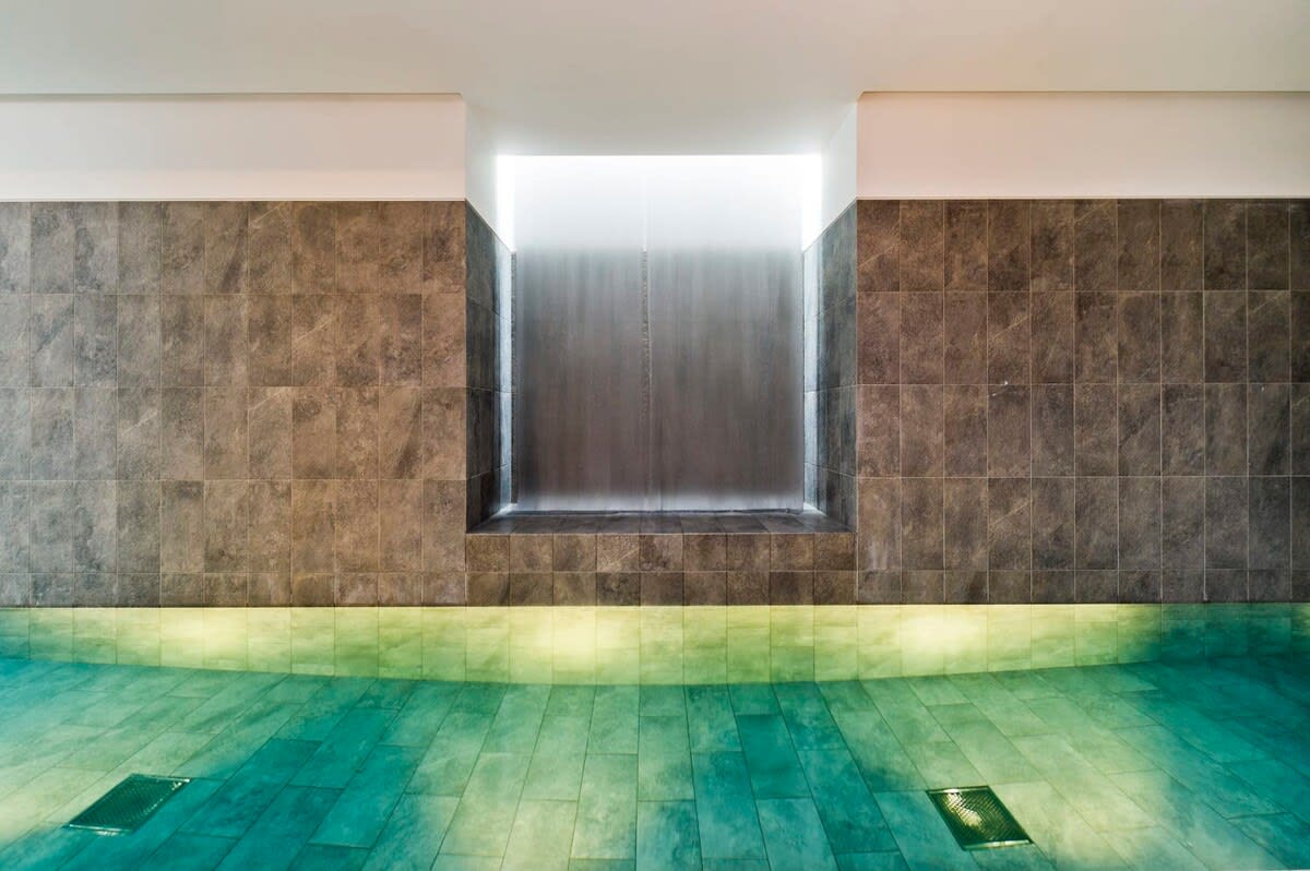 5 Bed House w/ indoor pool, sauna & private garden - Fulham in Fulham Palace Road SW6 6UB - Property image 27 - VivreStays
