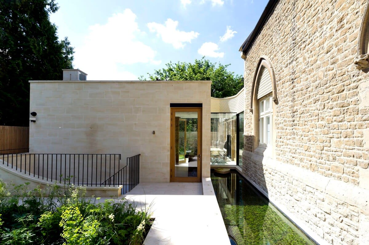 5 Bed House w/ indoor pool, sauna & private garden - Fulham in Fulham Palace Road SW6 6UB - Property image 53 - VivreStays