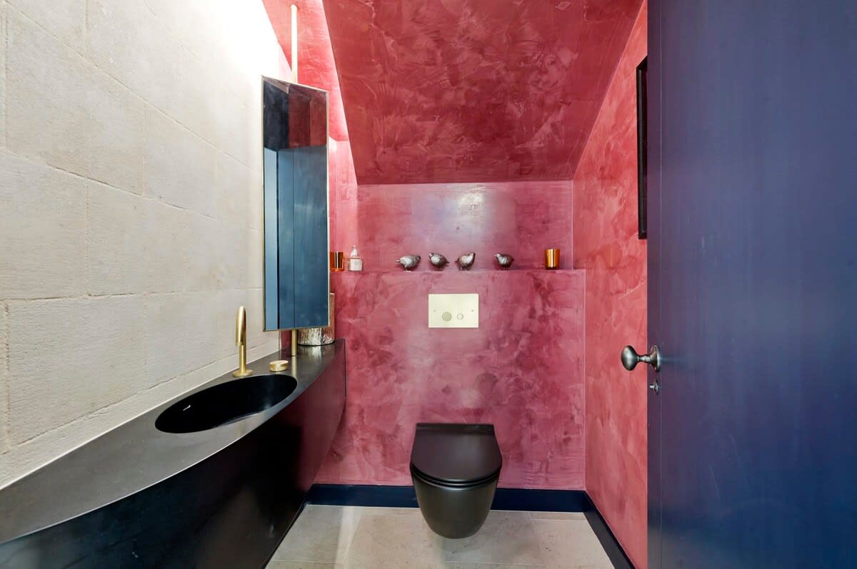 5 Bed House w/ indoor pool, sauna & private garden - Fulham in Fulham Palace Road SW6 6UB - Property image 48 - VivreStays