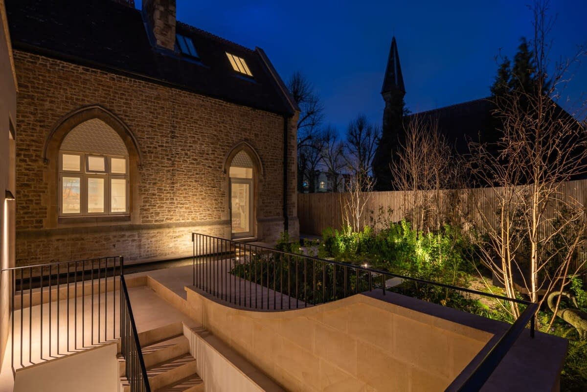 5 Bed House w/ indoor pool, sauna & private garden - Fulham in Fulham Palace Road SW6 6UB - Property image 74 - VivreStays