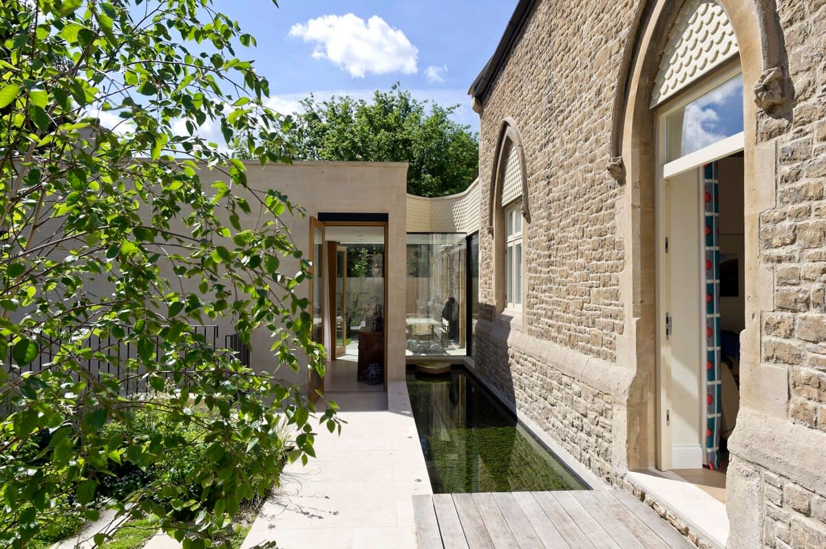 5 Bed House w/ indoor pool, sauna & private garden - Fulham in Fulham Palace Road SW6 6UB - Property image 63 - VivreStays