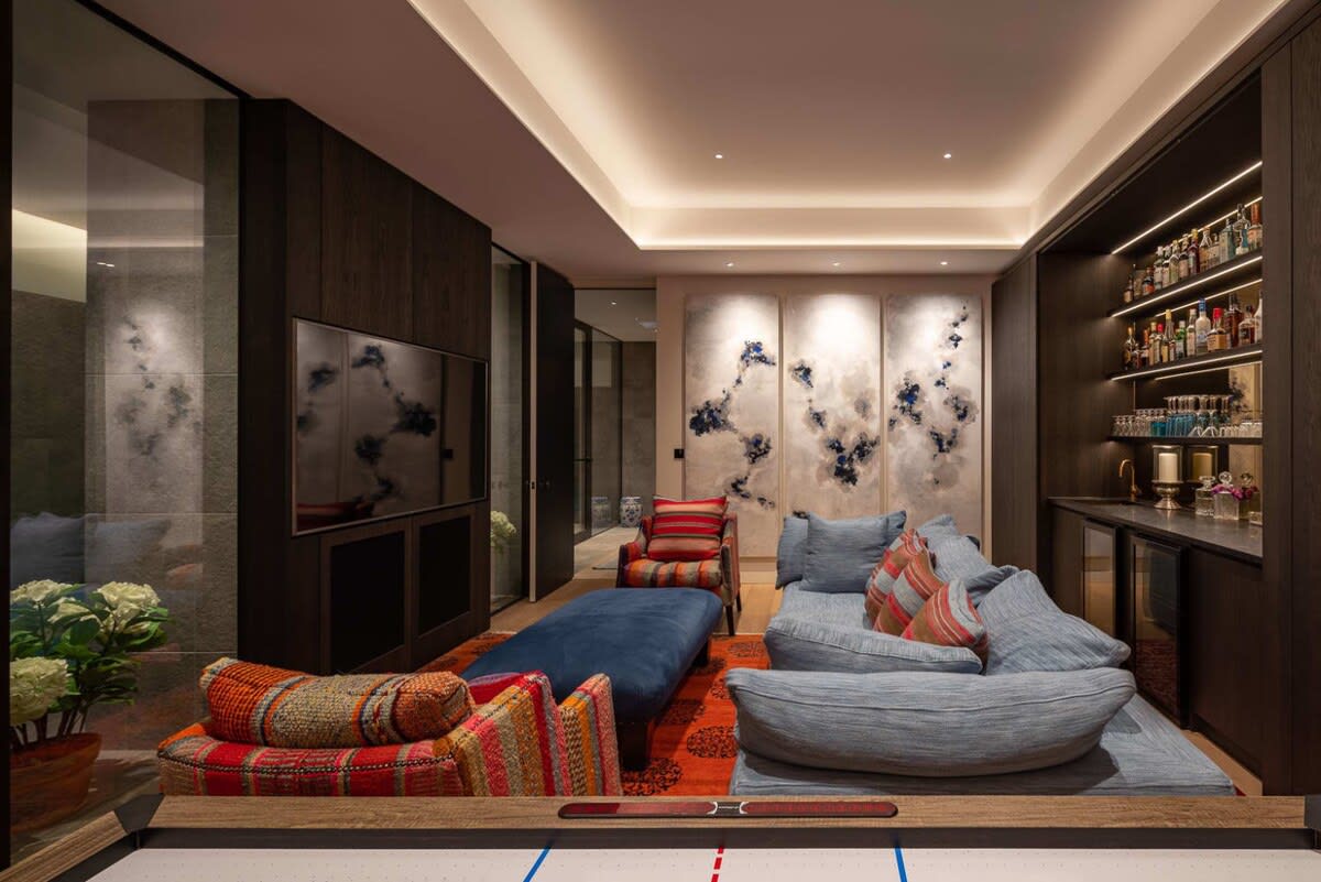 5 Bed House w/ indoor pool, sauna & private garden - Fulham in Fulham Palace Road SW6 6UB - Property image 72 - VivreStays
