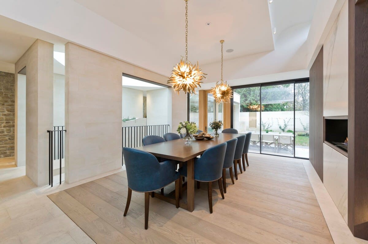 5 Bed House w/ indoor pool, sauna & private garden - Fulham in Fulham Palace Road SW6 6UB - Property image 8 - VivreStays