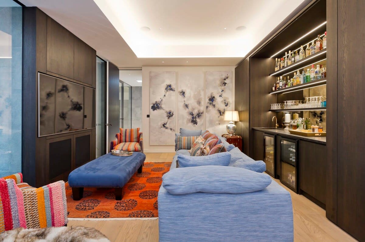 5 Bed House w/ indoor pool, sauna & private garden - Fulham in Fulham Palace Road SW6 6UB - Property image 31 - VivreStays
