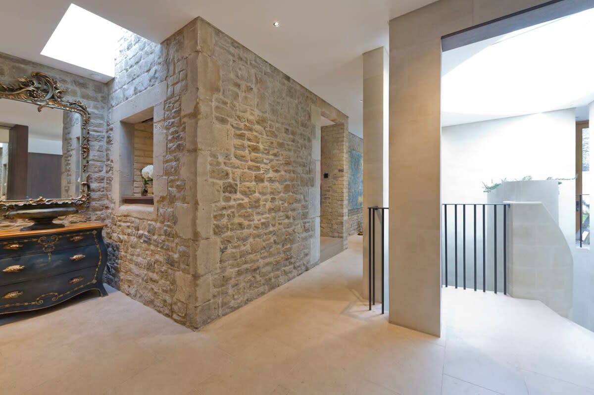 5 Bed House w/ indoor pool, sauna & private garden - Fulham in Fulham Palace Road SW6 6UB - Property image 21 - VivreStays