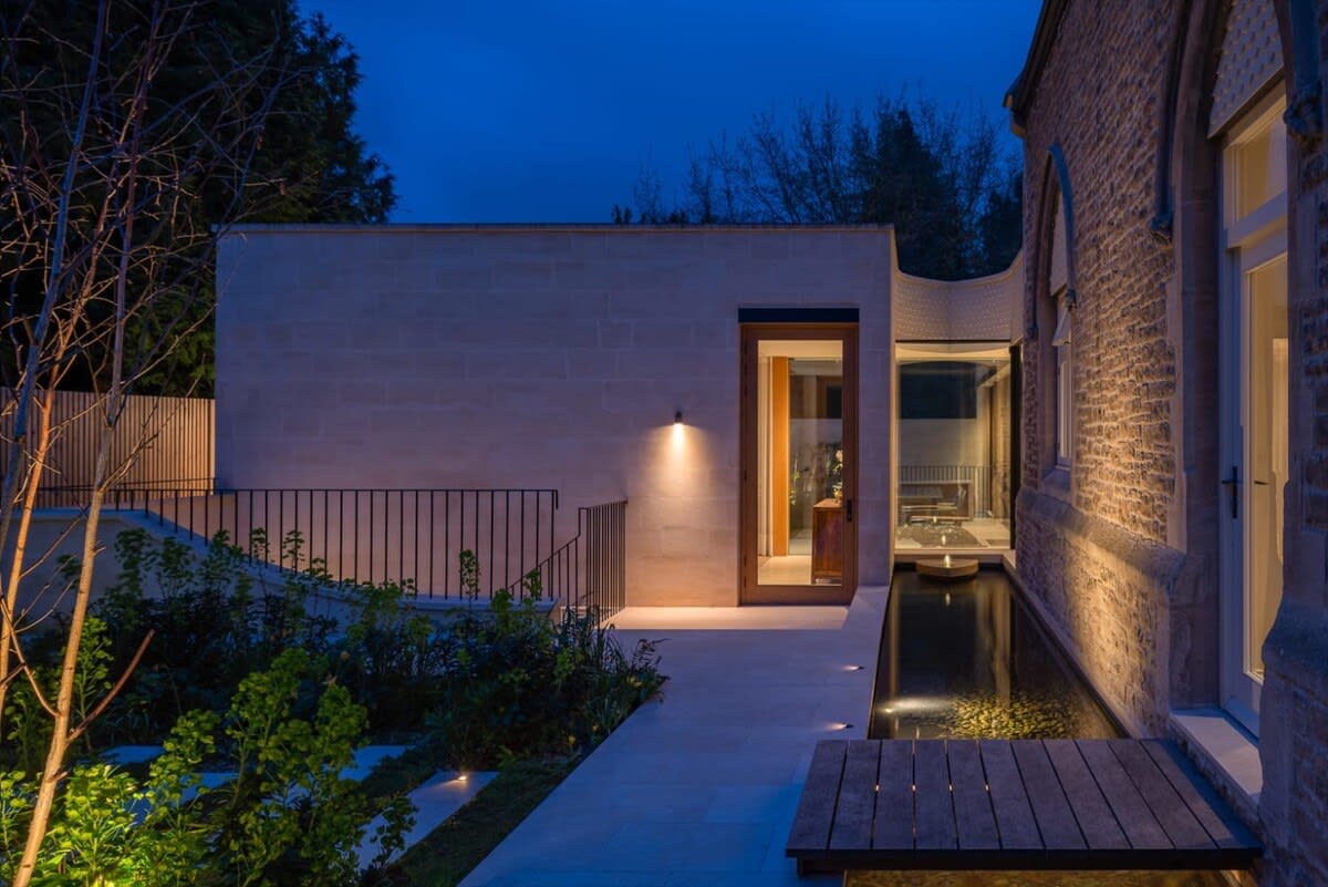 5 Bed House w/ indoor pool, sauna & private garden - Fulham in Fulham Palace Road SW6 6UB - Property image 73 - VivreStays