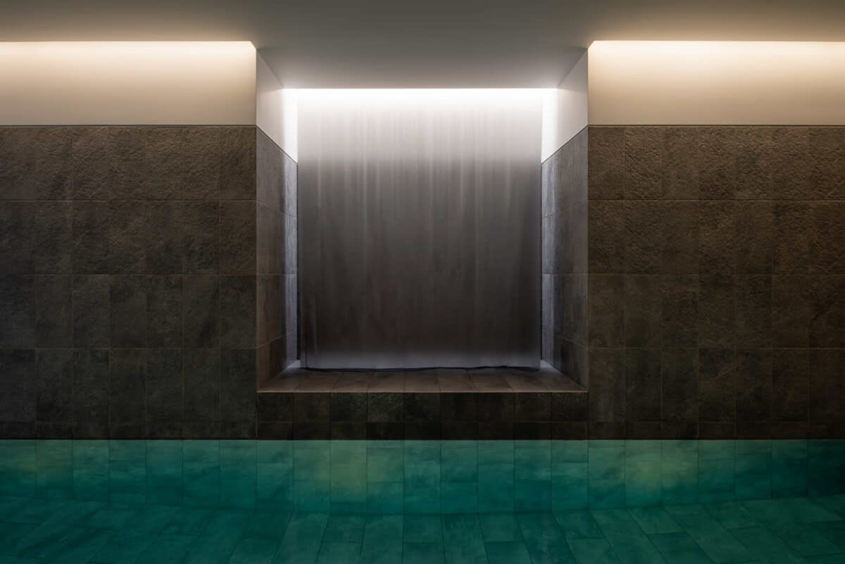 5 Bed House w/ indoor pool, sauna & private garden - Fulham in Fulham Palace Road SW6 6UB - Property image 70 - VivreStays