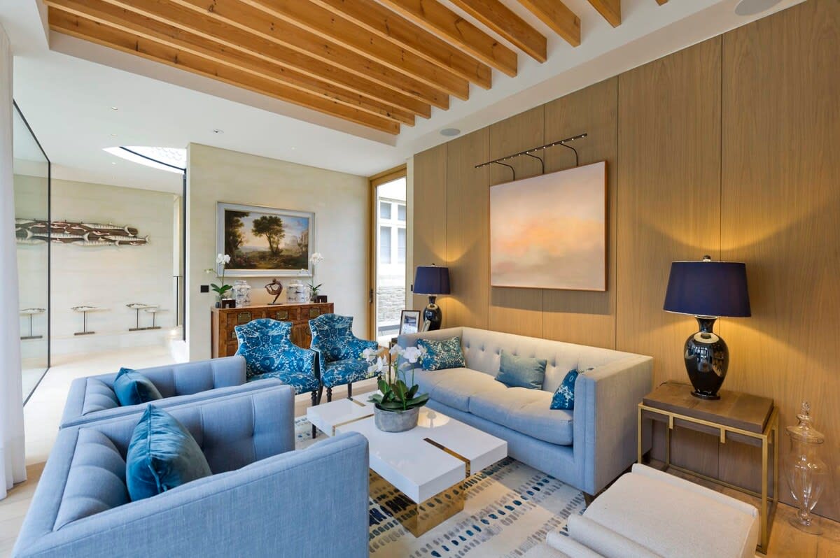 5 Bed House w/ indoor pool, sauna & private garden - Fulham in Fulham Palace Road SW6 6UB - Property image 6 - VivreStays