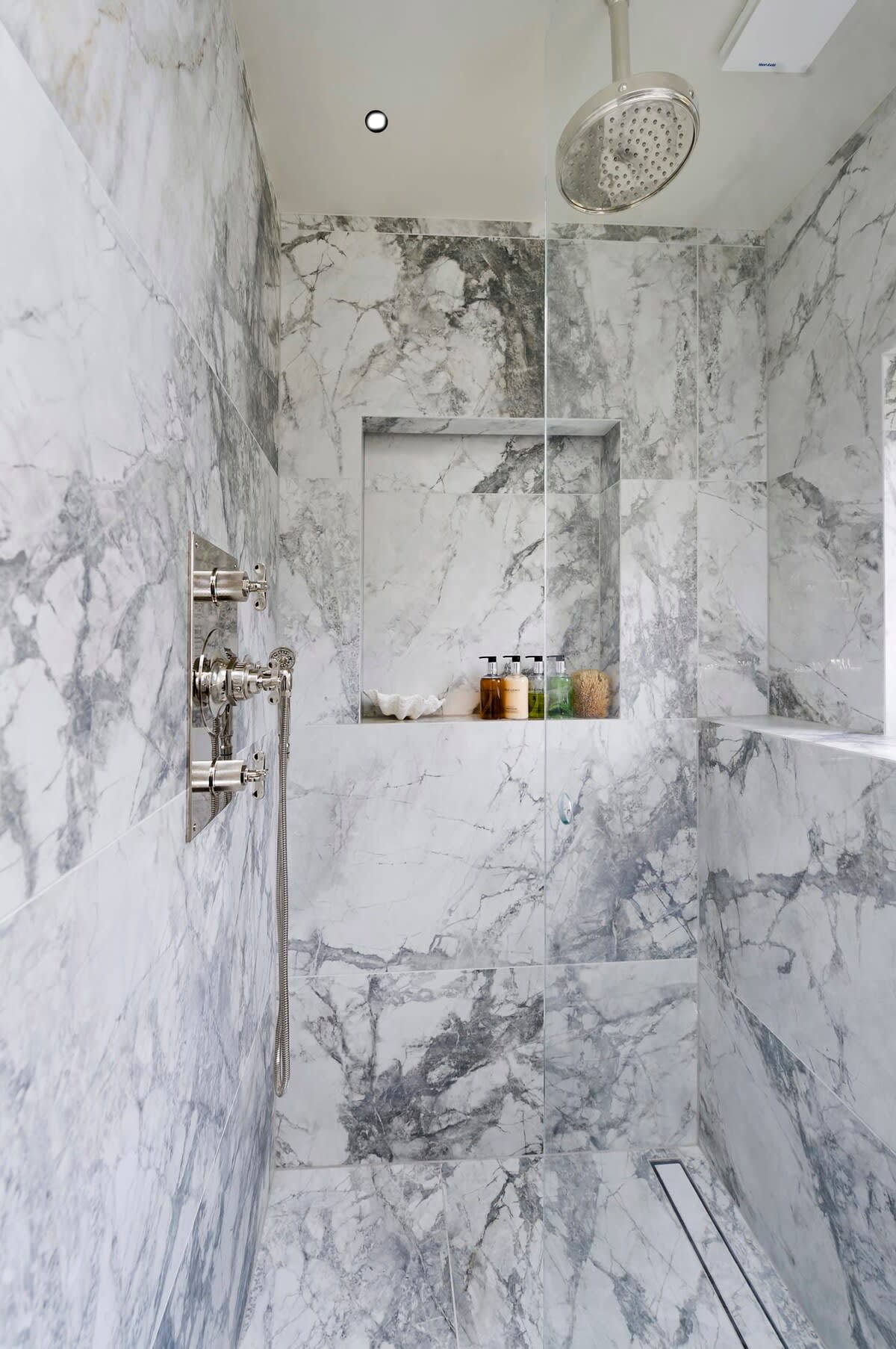 5 Bed House w/ indoor pool, sauna & private garden - Fulham in Fulham Palace Road SW6 6UB - Property image 18 - VivreStays