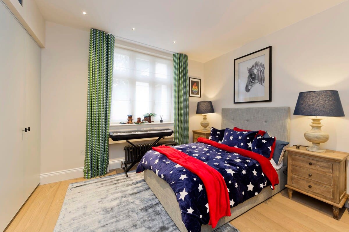 5 Bed House w/ indoor pool, sauna & private garden - Fulham in Fulham Palace Road SW6 6UB - Property image 36 - VivreStays