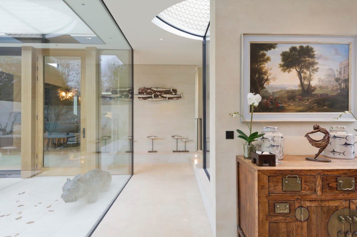 5 Bed House w/ indoor pool, sauna & private garden - Fulham in Fulham Palace Road SW6 6UB - Property image 22 - VivreStays