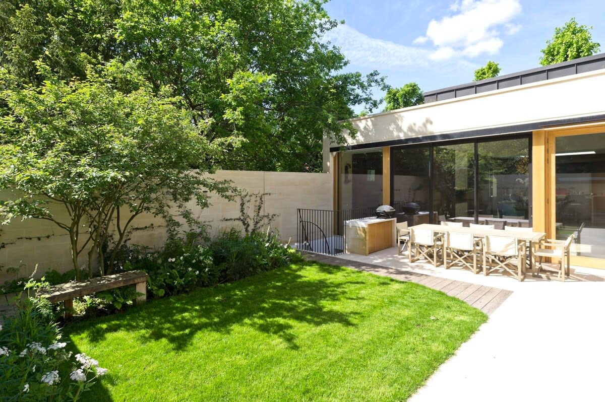 5 Bed House w/ indoor pool, sauna & private garden - Fulham in Fulham Palace Road SW6 6UB - Property image 55 - VivreStays