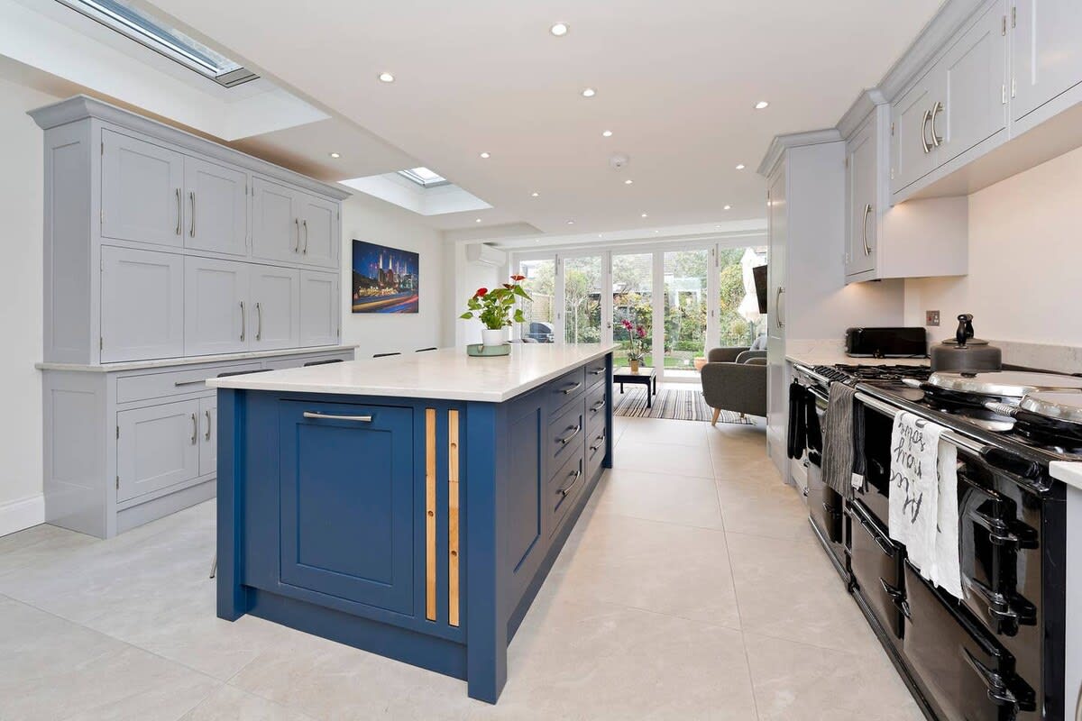Spacious 4 Bed House, Battersea in 12 Berber Road SW11 6RZ - Property image 16 - VivreStays