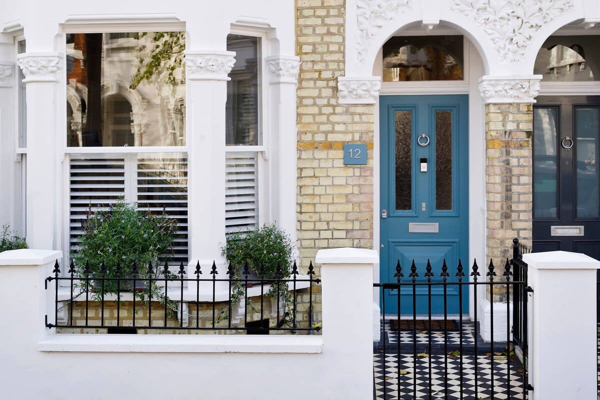 Spacious 4 Bed House, Battersea in 12 Berber Road SW11 6RZ - Property image 6 - VivreStays