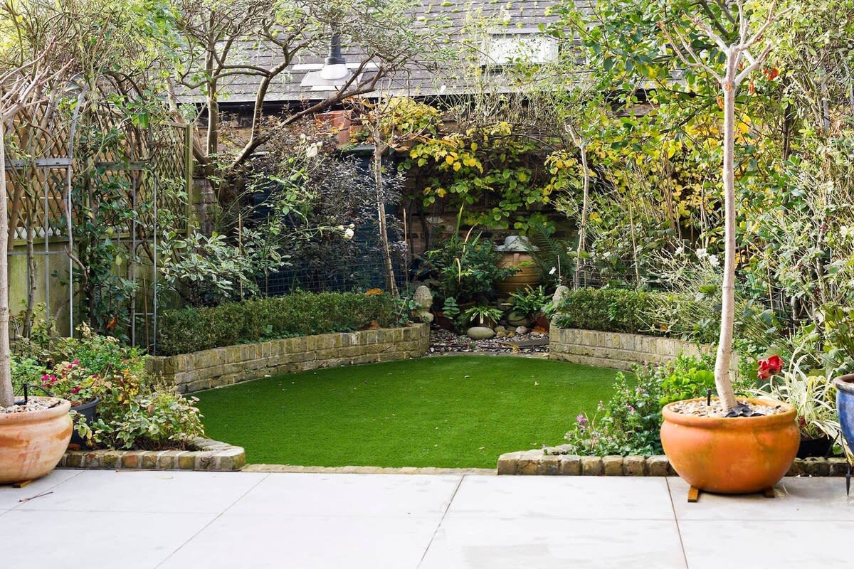 Spacious 4 Bed House, Battersea in 12 Berber Road SW11 6RZ - Property image 8 - VivreStays