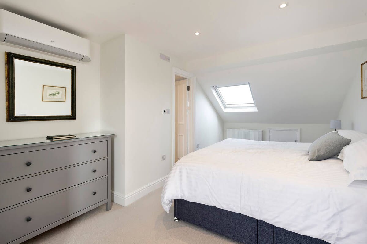 Spacious 4 Bed House, Battersea in 12 Berber Road SW11 6RZ - Property image 31 - VivreStays