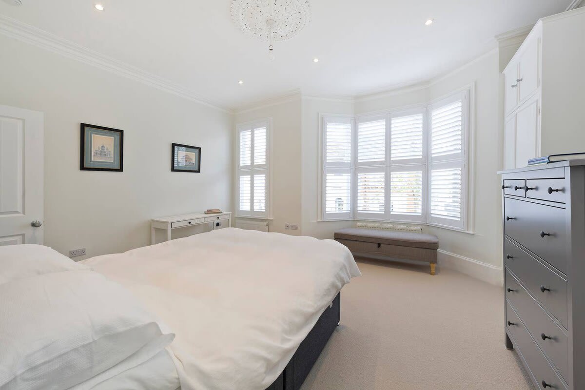 Spacious 4 Bed House, Battersea in 12 Berber Road SW11 6RZ - Property image 21 - VivreStays