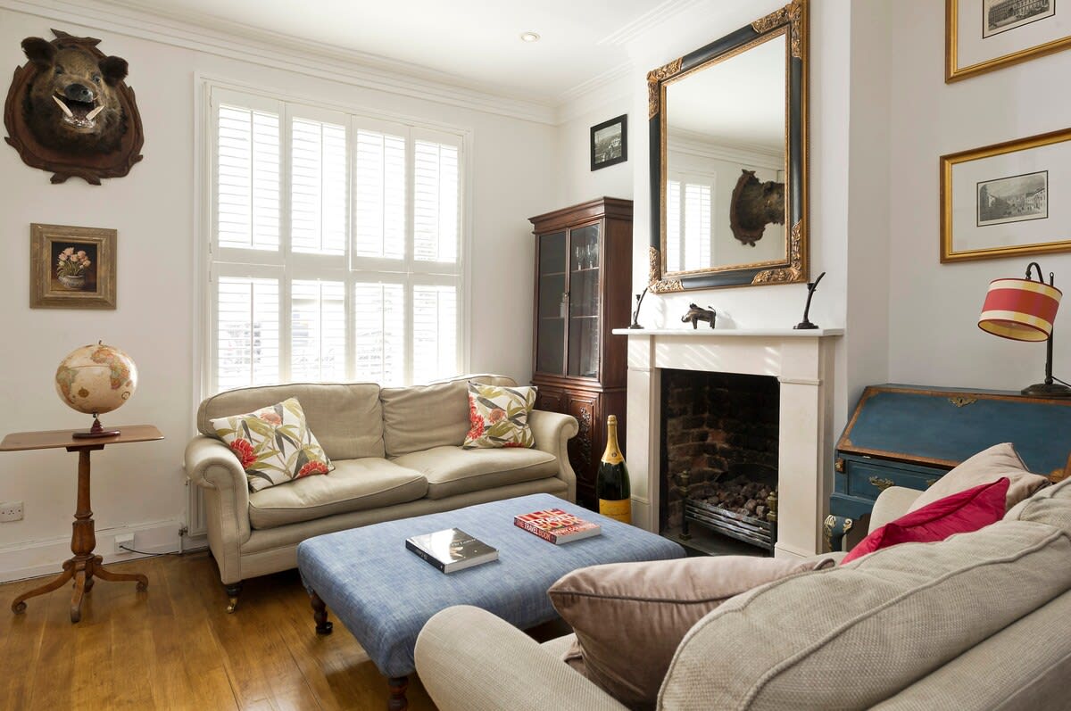 View Large 4-Bed House with a Garden, Fulham in Waterford Road 41 SW6 2DT Large 4-Bed House with a Garden, Fulham in Waterford Road 41 SW6 2DT - Property image 2 - VivreStays