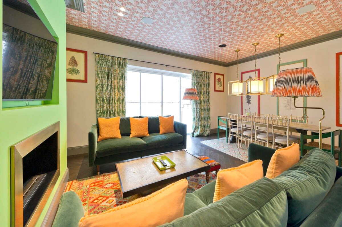 Colourful 3 Bed Kensington Garden Flat serviced apartment - UK - VivreStays