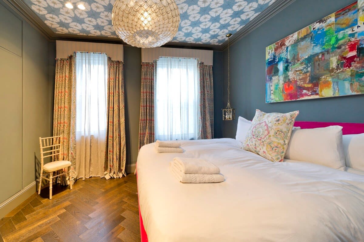 Colourful 3 Bed Kensington Garden Flat in Courtfield Gardens 20 SW5 0PD - Property image 8 - VivreStays