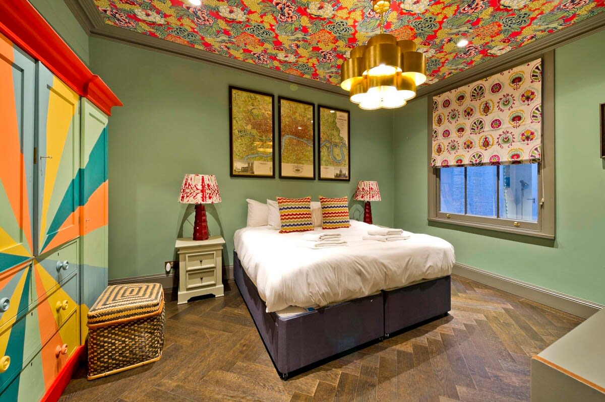 Colourful 3 Bed Kensington Garden Flat in Courtfield Gardens 20 SW5 0PD - Property image 20 - VivreStays