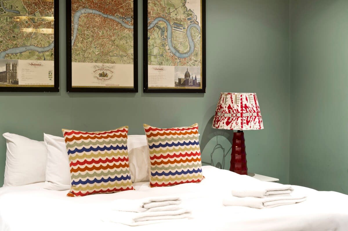 Colourful 3 Bed Kensington Garden Flat in Courtfield Gardens 20 SW5 0PD - Property image 23 - VivreStays