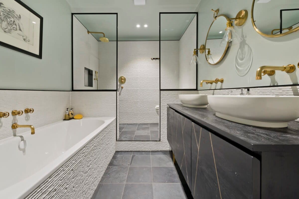 Colourful 3 Bed Kensington Garden Flat in Courtfield Gardens 20 SW5 0PD - Property image 7 - VivreStays