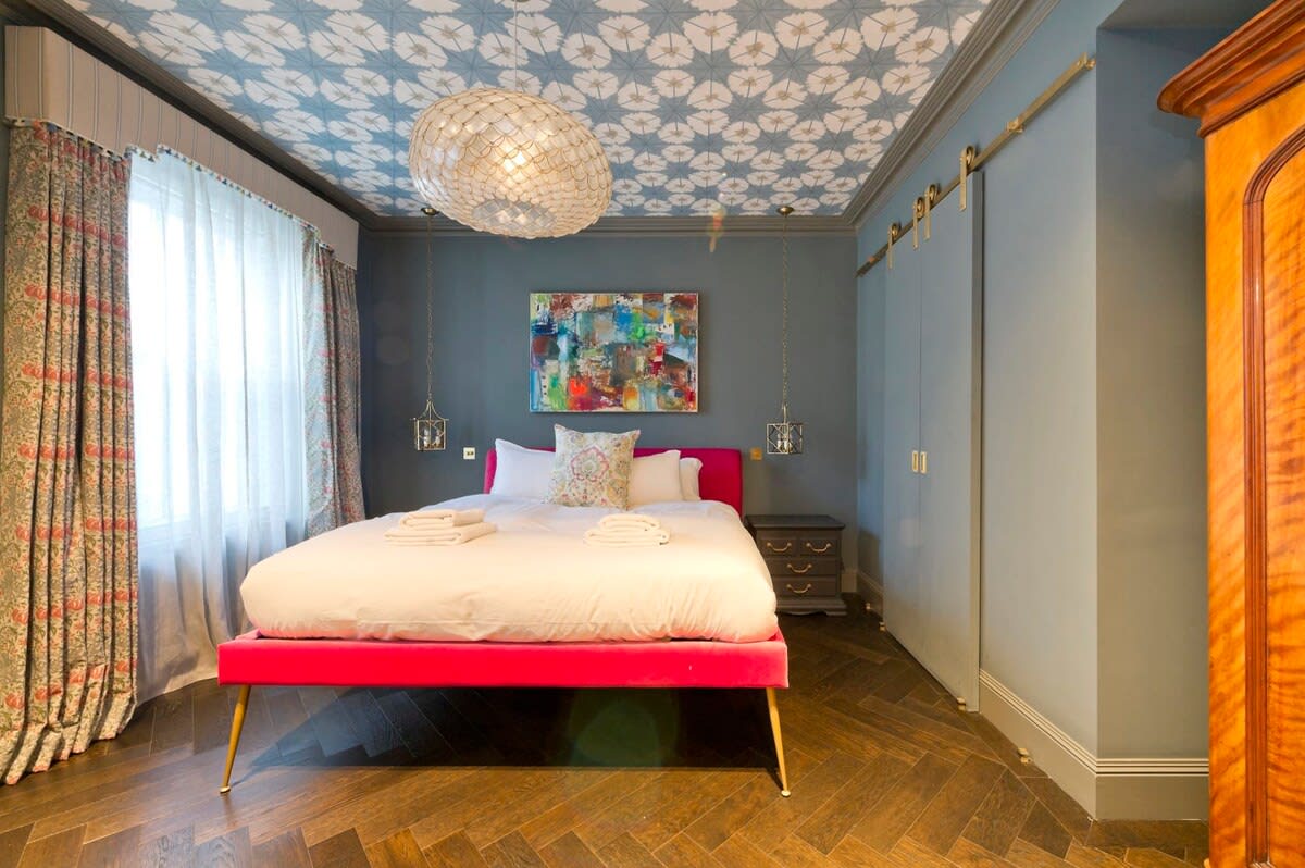 Colourful 3 Bed Kensington Garden Flat in Courtfield Gardens 20 SW5 0PD - Property image 19 - VivreStays
