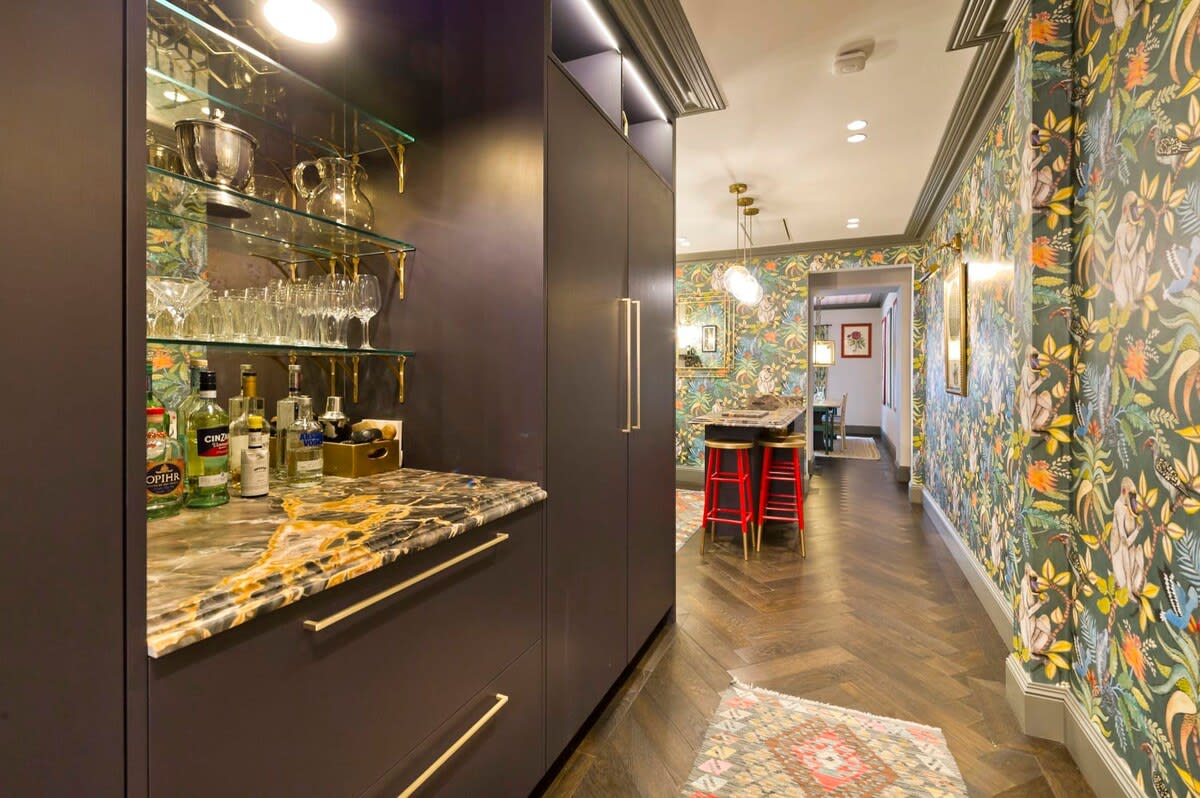 Colourful 3 Bed Kensington Garden Flat in Courtfield Gardens 20 SW5 0PD - Property image 3 - VivreStays