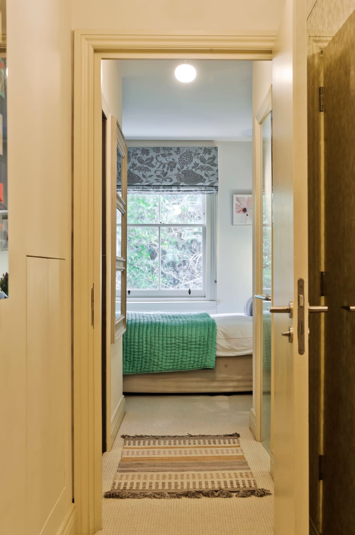 View Charming 1 Bed Flat, Chelsea in Westgate Terrace 26 SW10 9BJ Charming 1 Bed Flat, Chelsea in Westgate Terrace 26 SW10 9BJ - Property image 16 - VivreStays