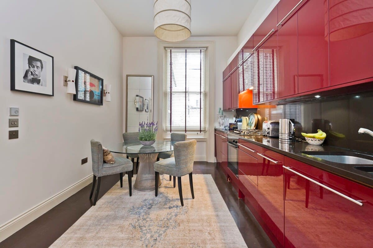View Charming 1 Bed Flat, Chelsea in Westgate Terrace 26 SW10 9BJ Charming 1 Bed Flat, Chelsea in Westgate Terrace 26 SW10 9BJ - Property image 2 - VivreStays