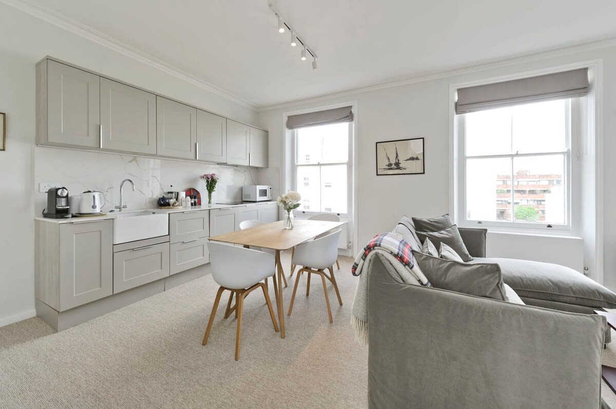 Large & Wonderful 1 Bed, Pimlico in Belgrave Road 130 SW1V 2BL - Property image 5 - VivreStays