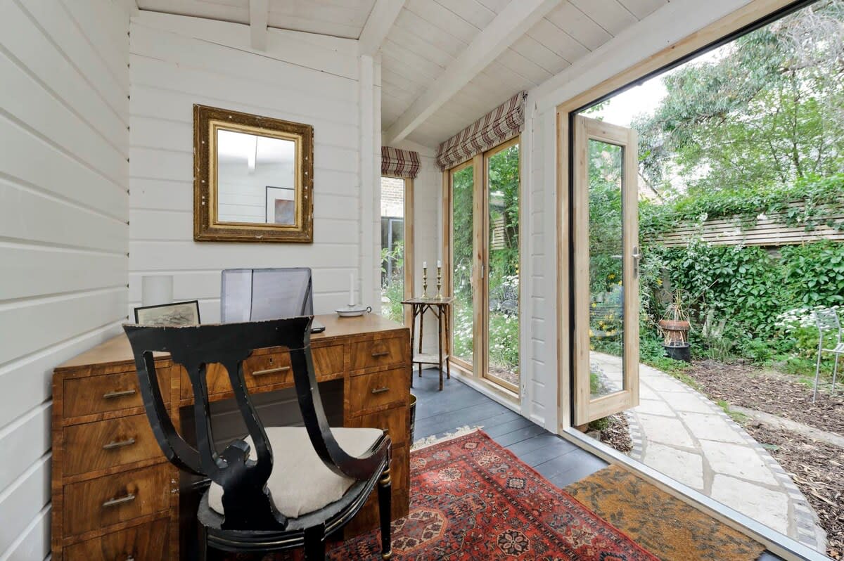 Gorgeous 1 Bed Garden Flat, Kensal in Doyle Gardens 2 NW10 3DA - Property image 25 - VivreStays