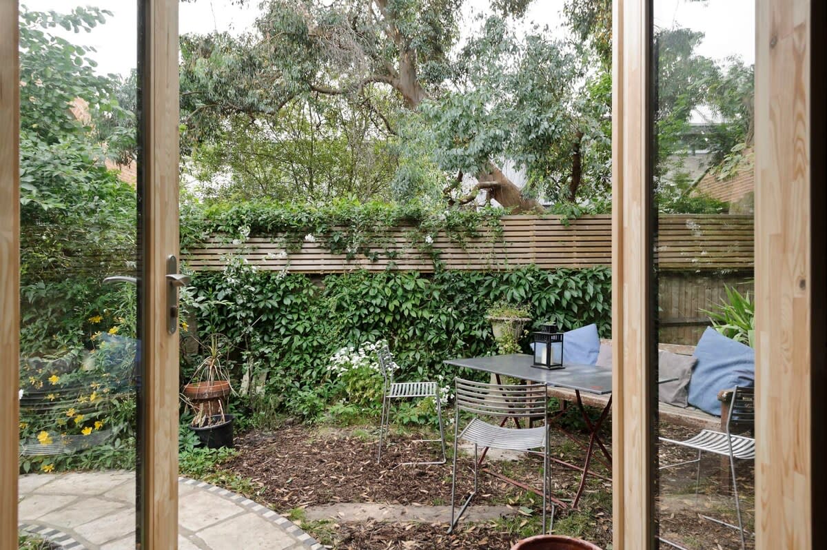 Gorgeous 1 Bed Garden Flat, Kensal in Doyle Gardens 2 NW10 3DA - Property image 26 - VivreStays
