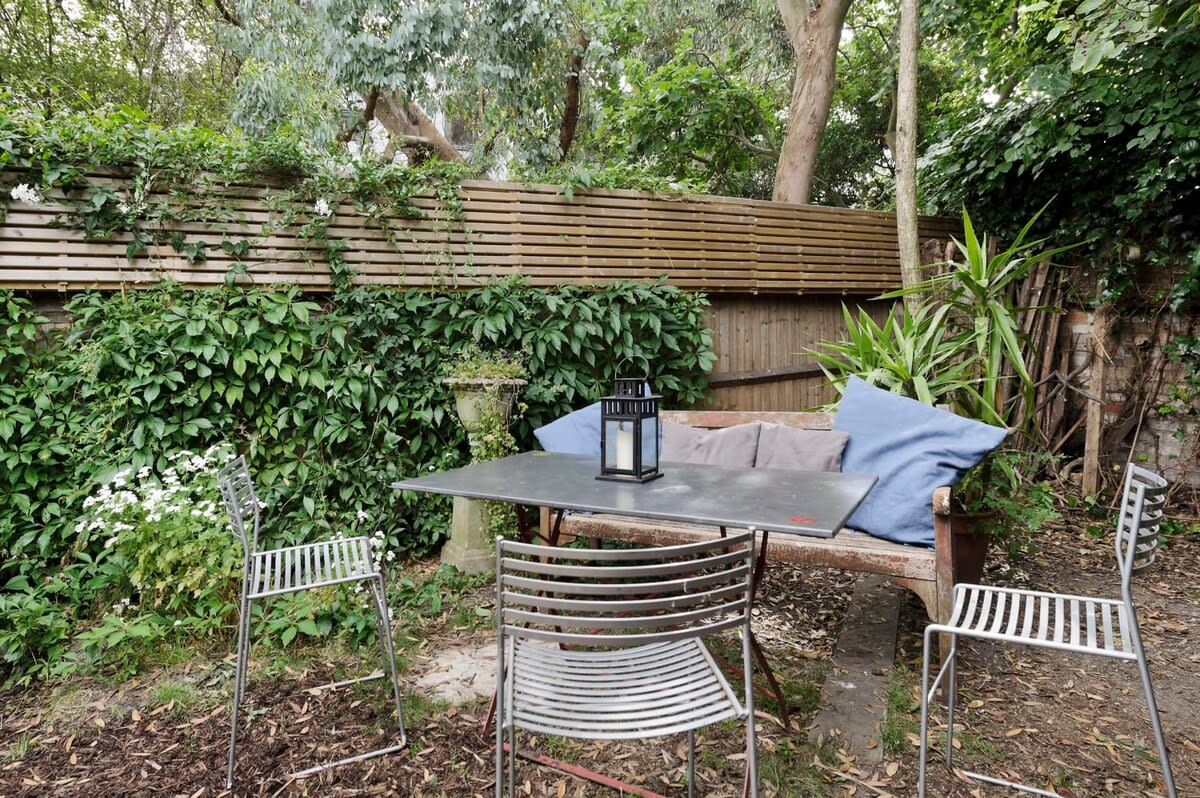 Gorgeous 1 Bed Garden Flat, Kensal in Doyle Gardens 2 NW10 3DA - Property image 27 - VivreStays