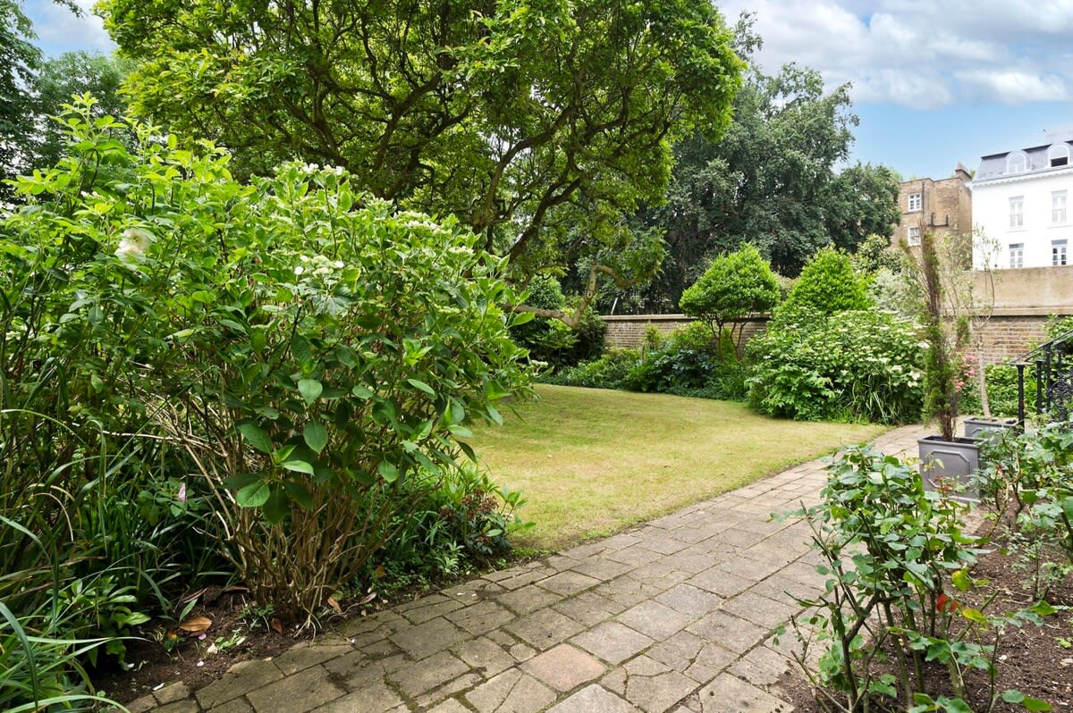 Spacious Studio Flat, Holland Park in 85 Holland Park W11 3RZ - Property image 16 - VivreStays